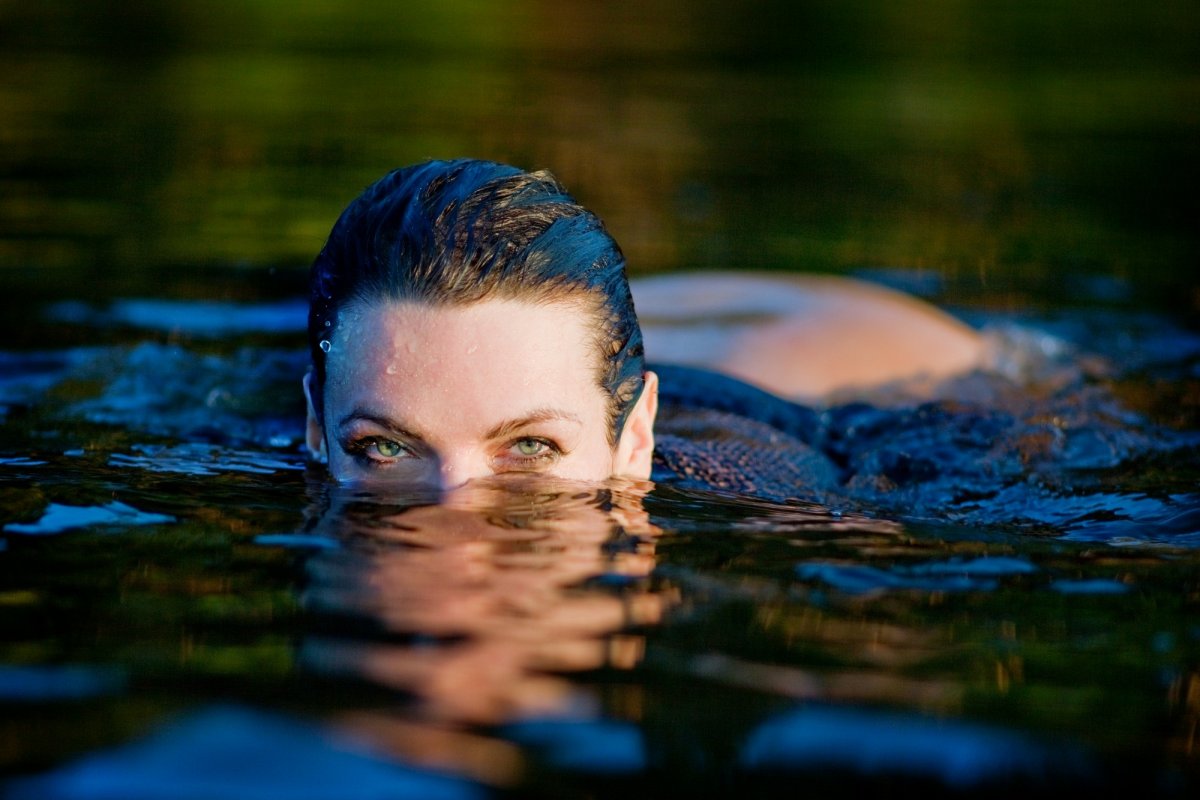 Фото девушки в воде