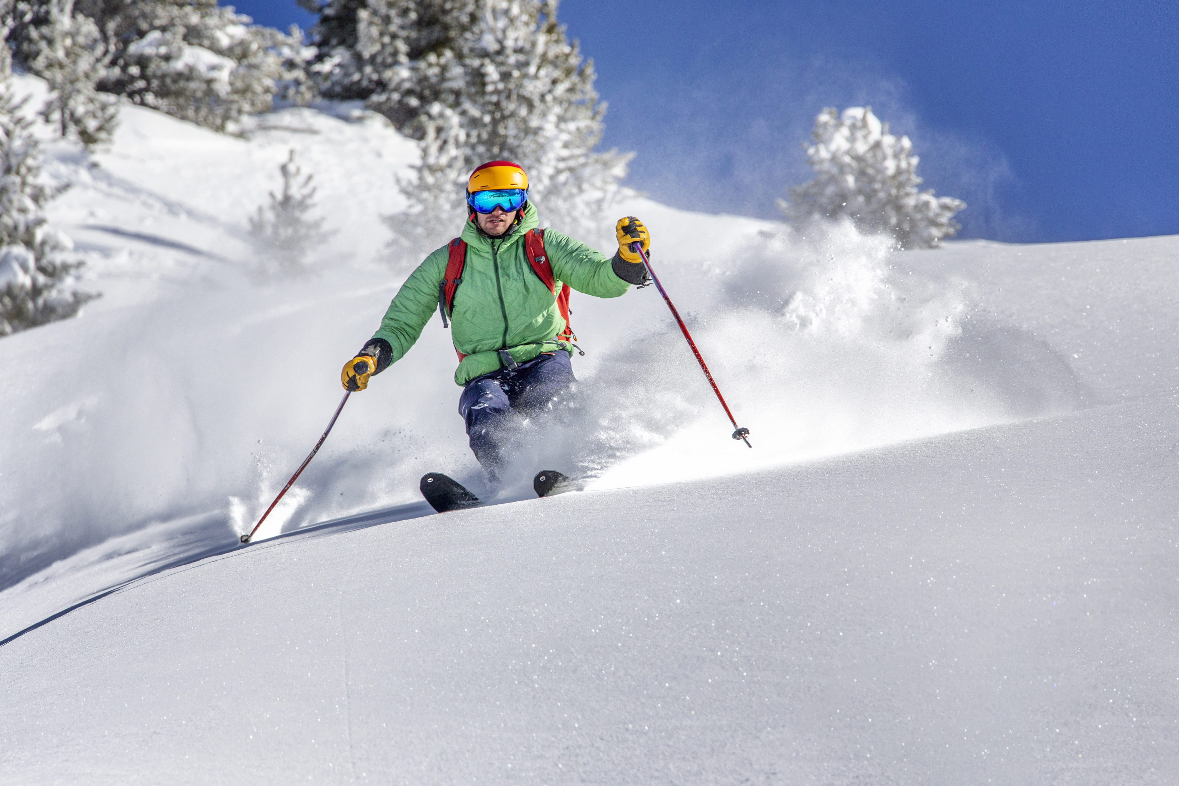 Rock skiing. Горнолыжный спорт. Горные лыжи. Горные лыжи спорт. Зима лыжи.