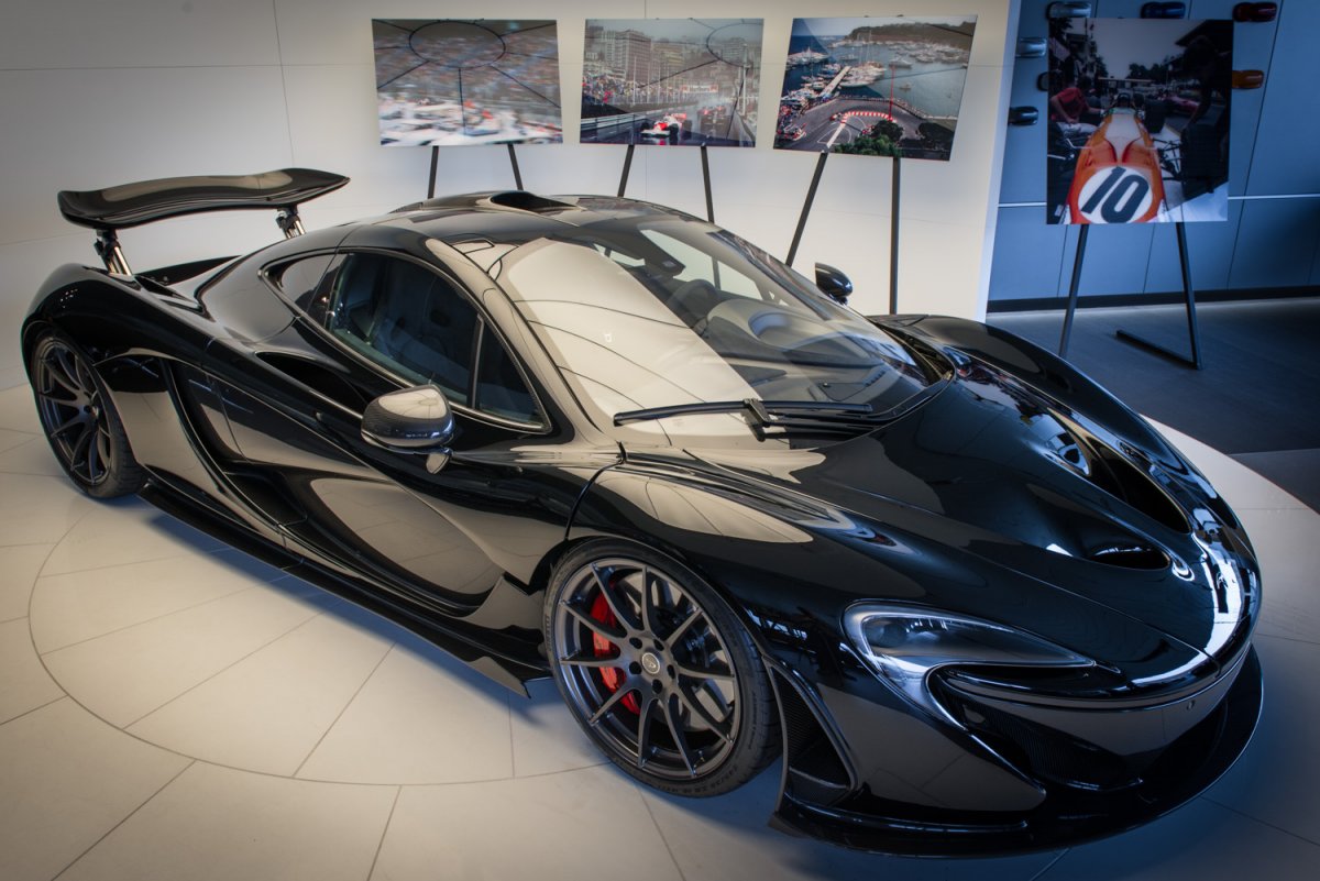 McLaren P1 черный