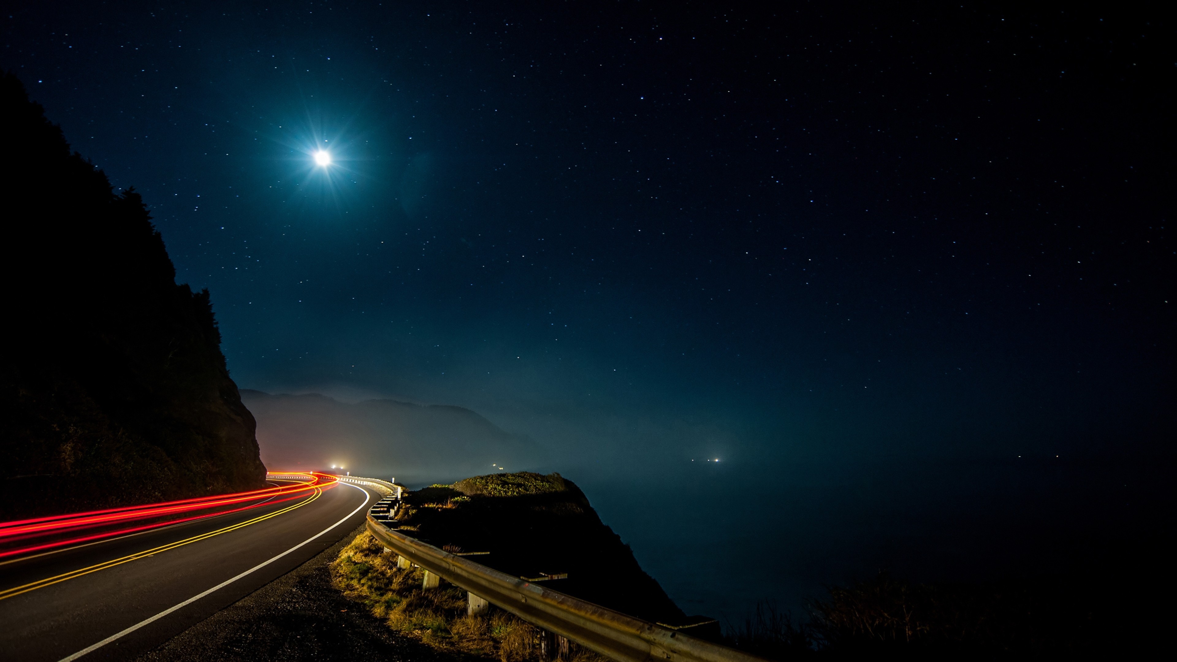 Звездное небо дорога. Ночная дорога. Ночное небо и дорога. Ночная дорога арт. Дорога в горах ночью.