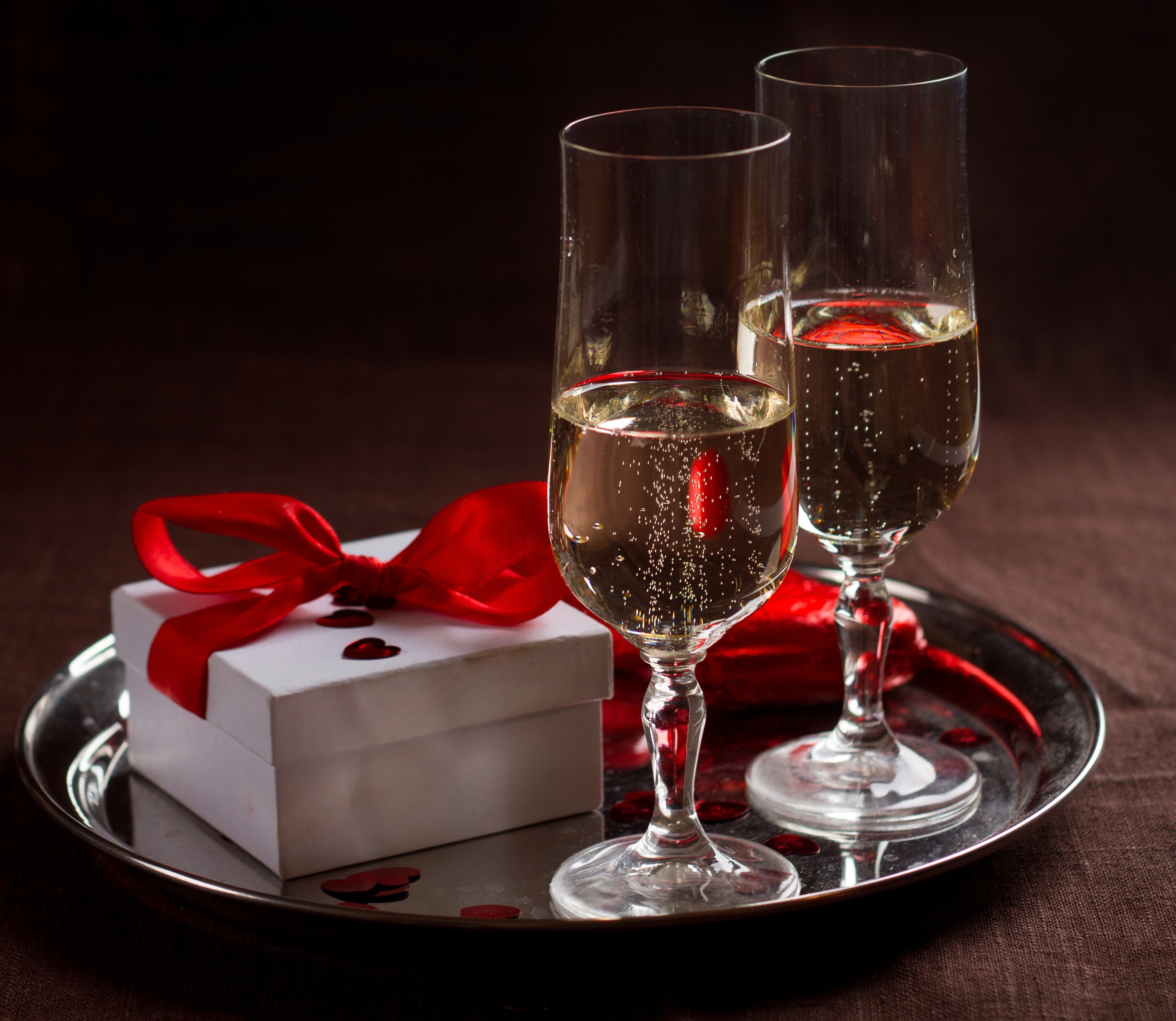 Романтическое пожелание мужчине. Шампанское в бокале. Красивые бокалы. Красивый фужер с шампанским. С днем рождения бокалы.