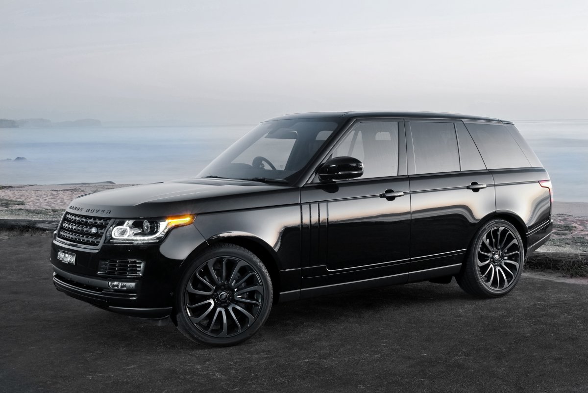Черный Range Rover