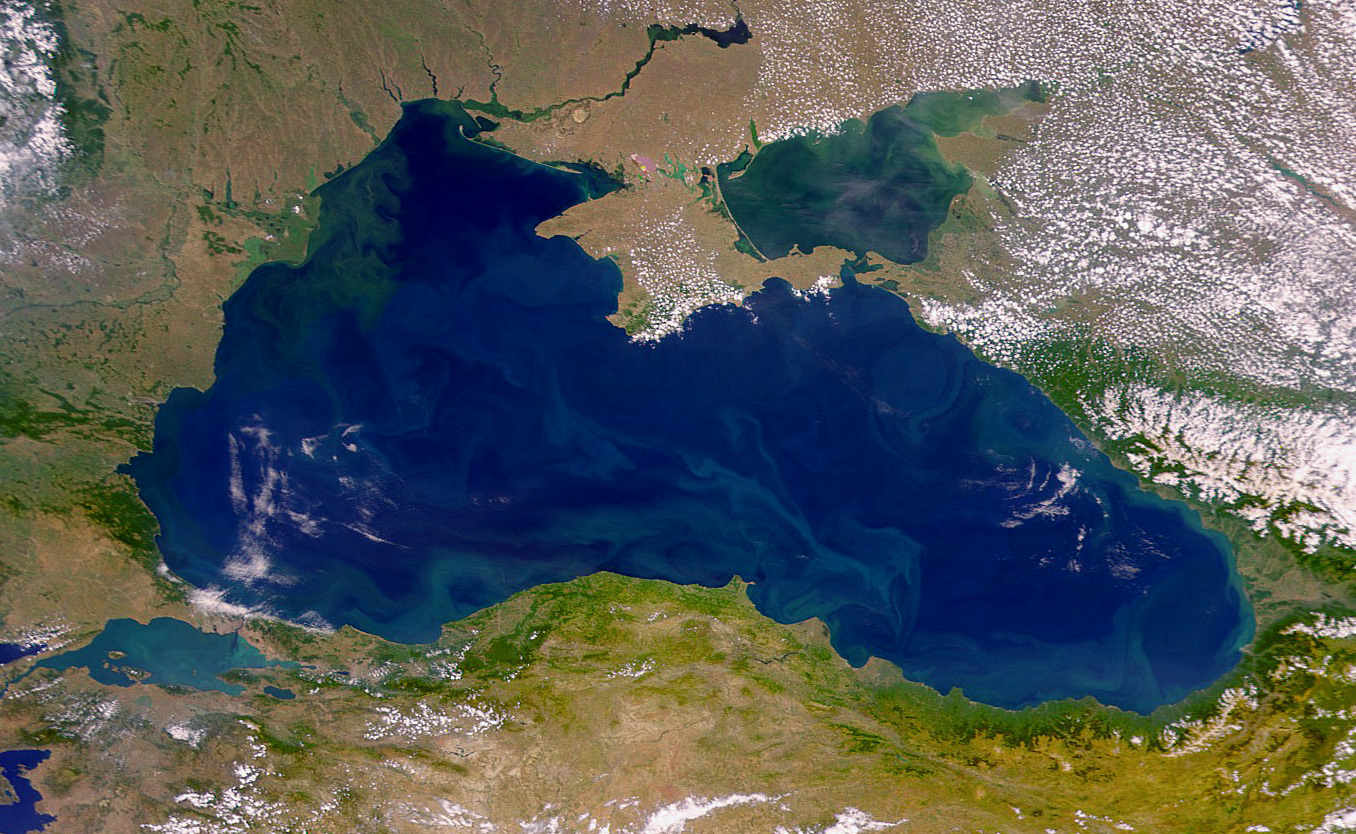 черное море из космоса