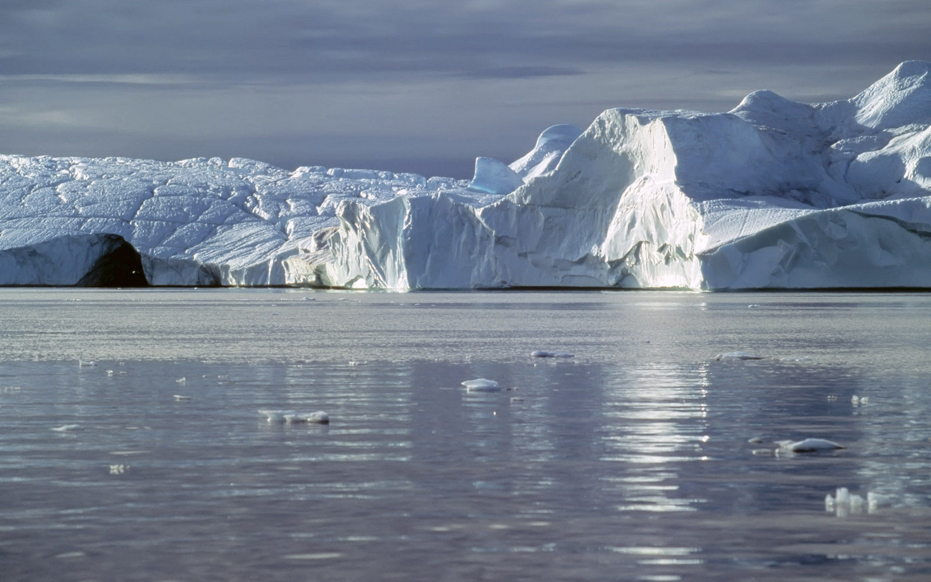 Холодно полярный 3. Северный полюс Арктика. Ледовитый полюс. Таяние ледников на оз Таймыр. Арктика пейзаж.
