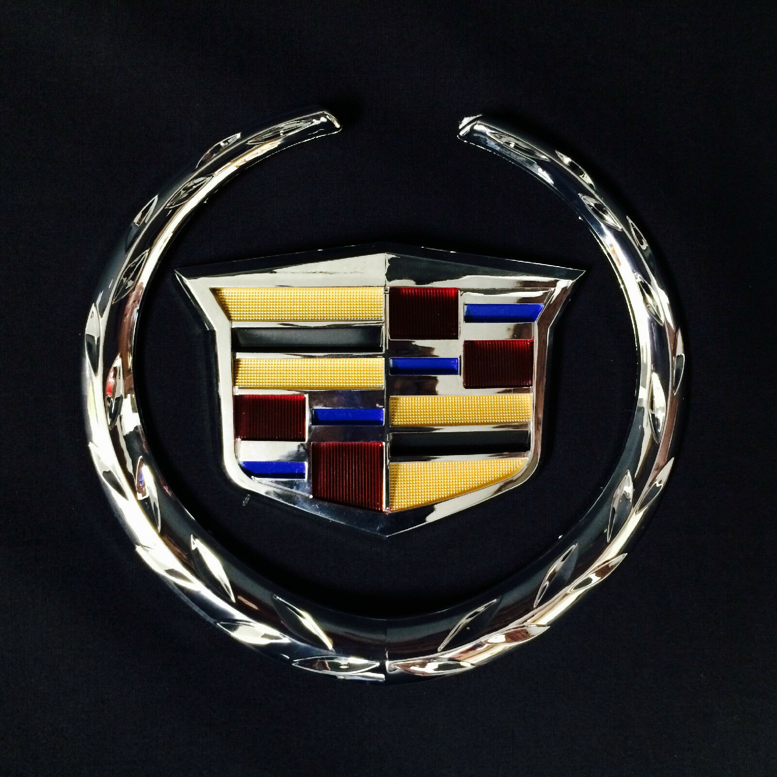 Кадиллак логотип. Кадиллак марка. Значок Cadillac Эскалейд. Cadillac Escalade марка. Значок Кадиллака и Джилли.