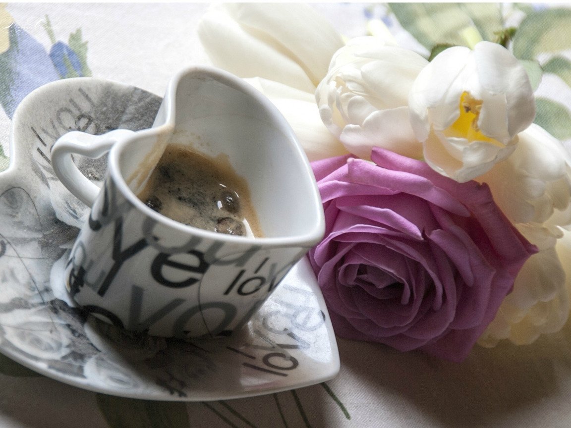 Утренний кофе с цветами