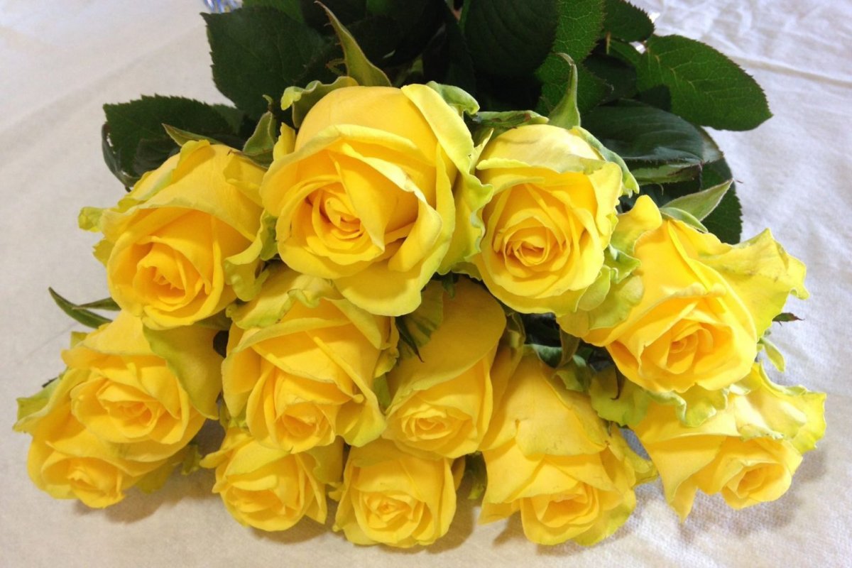 Букет желтых роз в подарок